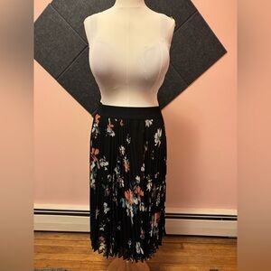EVRI Black Maxi Skirt with Floral Design 20w